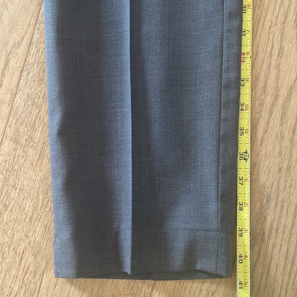 Men’s grey 2 piece suit from Croft & Barrow - Picture 10 of 13